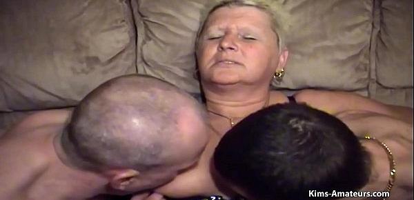  Larger mature get pleasured by son in laws while hubby fucks her
